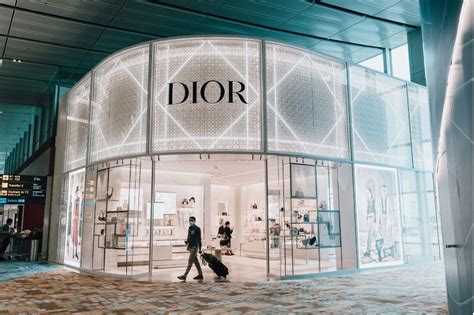 dior changi airport photos